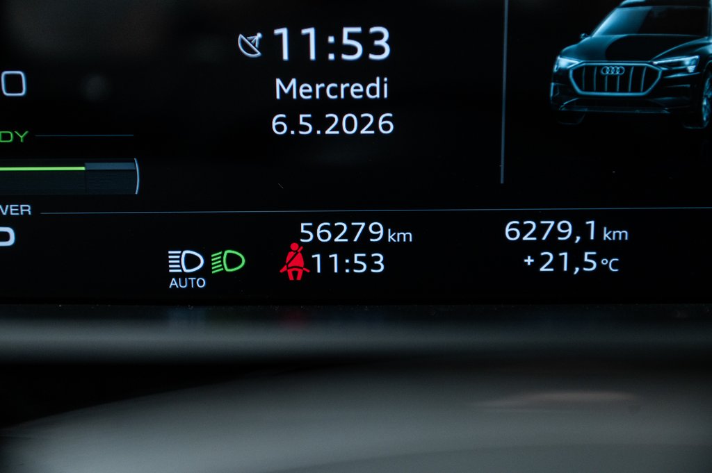 2024 Audi Q8 e-tron PREMUIUM PKG BLACK OPTIC 21 PCS in Laval, Quebec - 19 - w1024h768px