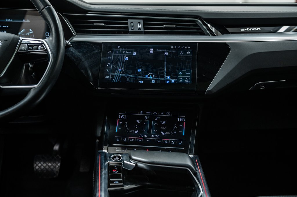2024 Audi Q8 e-tron PREMUIUM PKG BLACK OPTIC 21 PCS in Laval, Quebec - 31 - w1024h768px