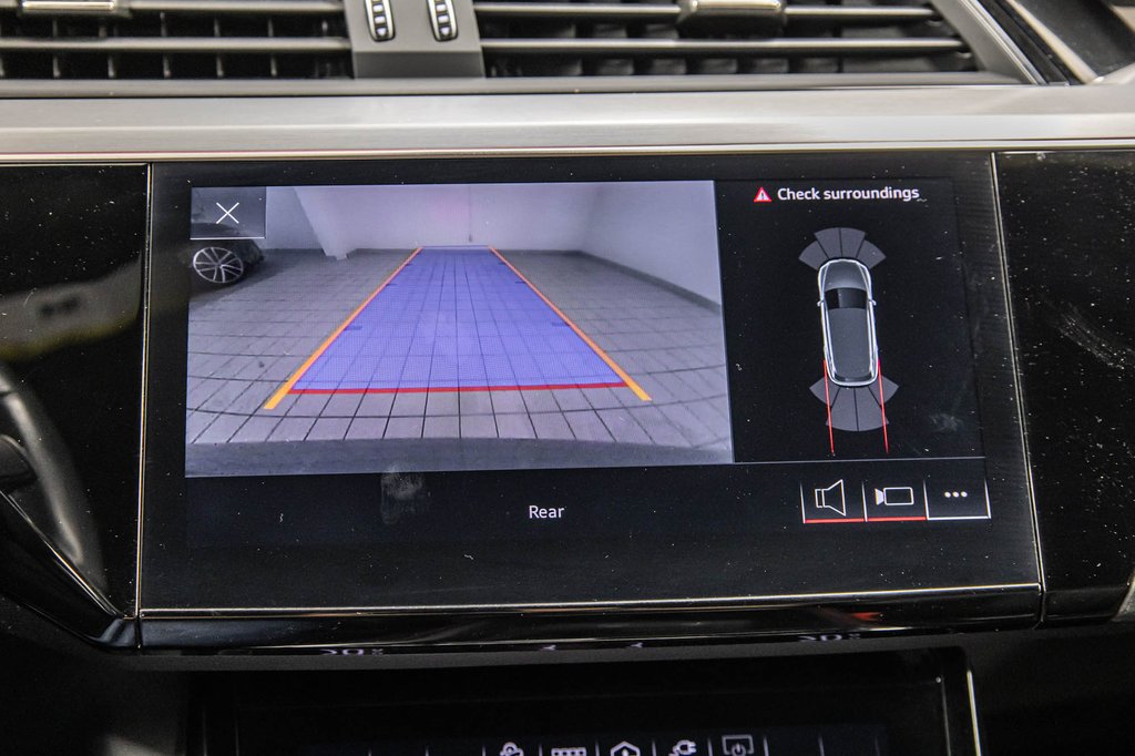 Audi Q8 e-tron BLACK OPTIC PREMIUM PKG 2024 à Laval, Québec - 28 - w1024h768px