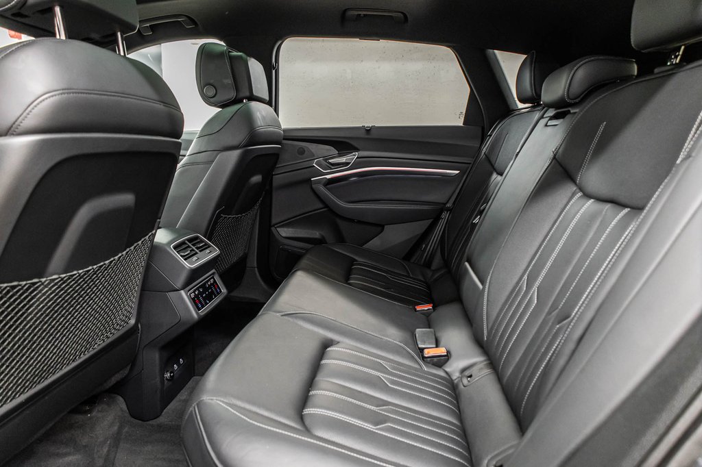 Audi Q8 e-tron BLACK OPTIC PREMIUM PKG 2024 à Laval, Québec - 32 - w1024h768px