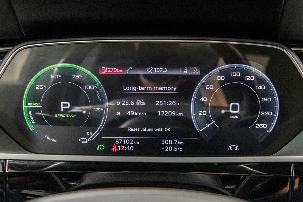Audi Q8 e-tron BLACK OPTIC PREMIUM PKG 2024 à Laval, Québec - 18 - w1024h768px