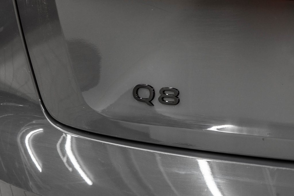 Audi Q8 e-tron BLACK OPTIC PREMIUM PKG 2024 à Laval, Québec - 9 - w1024h768px