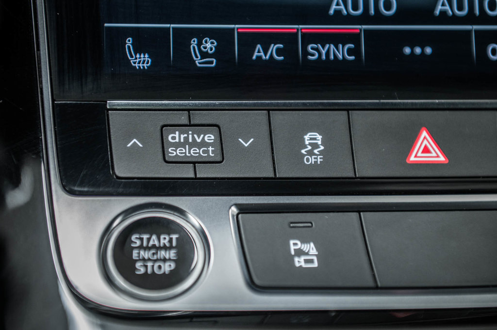 2021 Audi Q8 PROGRESSIV S-LINE BLACK OPTIC 22 PCS in Laval, Quebec - 26 - w1024h768px