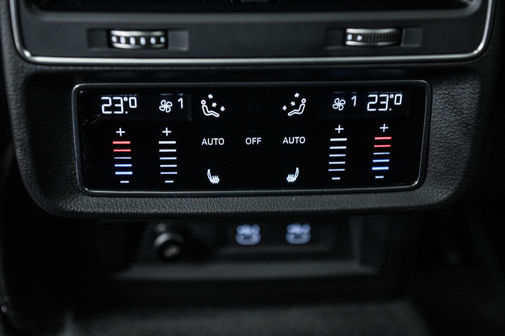 2021 Audi Q8 PROGRESSIV S-LINE BLACK OPTIC 22 PCS in Laval, Quebec - 29 - w1024h768px