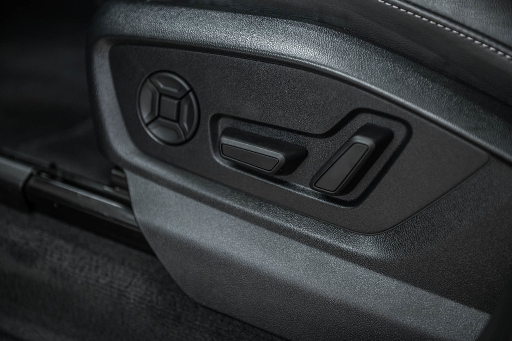 2021 Audi Q8 PROGRESSIV S-LINE BLACK OPTIC 22 PCS in Laval, Quebec - 16 - w1024h768px