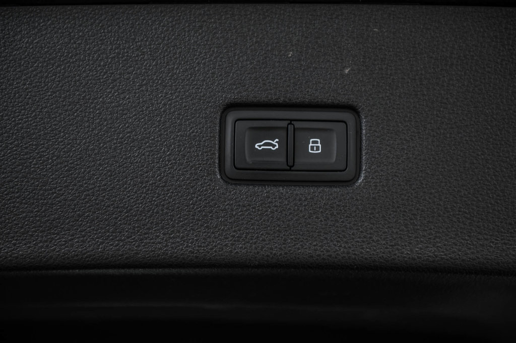 2021 Audi Q8 PROGRESSIV S-LINE BLACK OPTIC 22 PCS in Laval, Quebec - 13 - w1024h768px