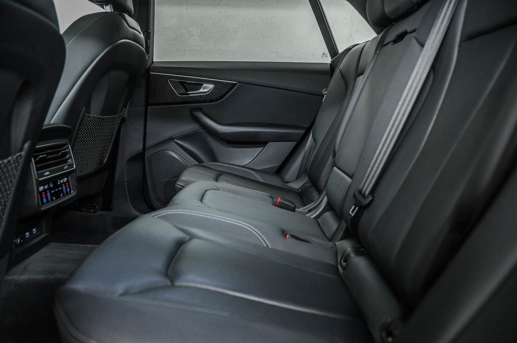 2021 Audi Q8 PROGRESSIV S-LINE BLACK OPTIC 22 PCS in Laval, Quebec - 28 - w1024h768px
