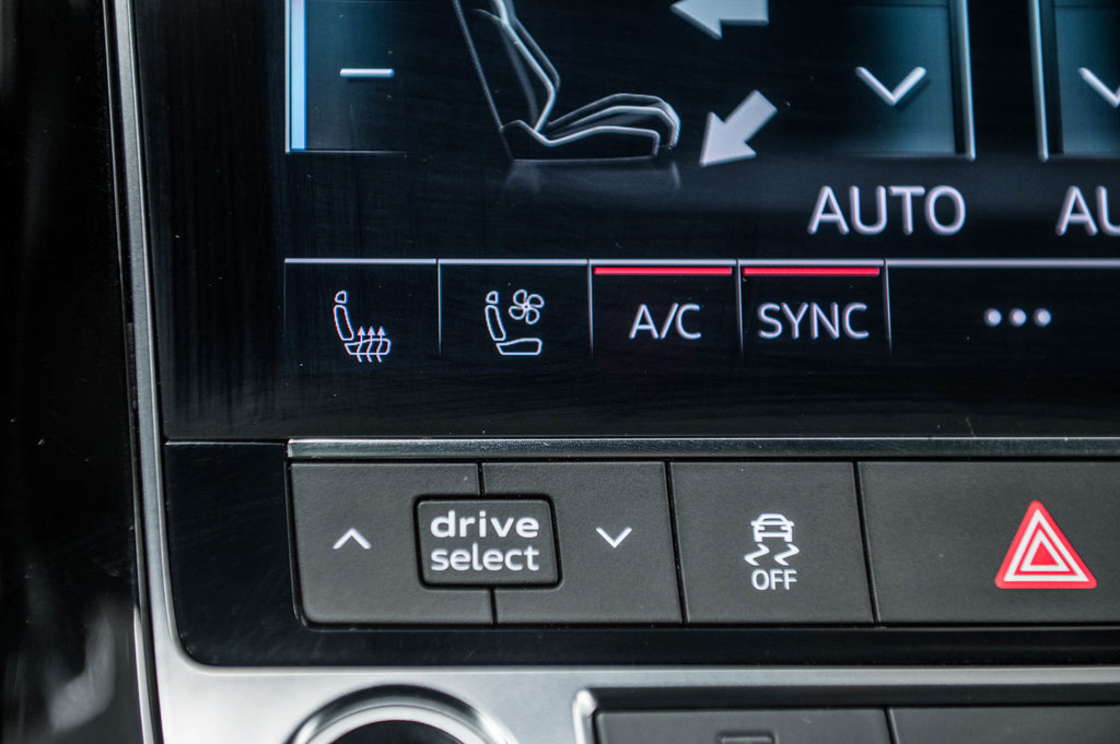 2021 Audi Q8 PROGRESSIV S-LINE BLACK OPTIC 22 PCS in Laval, Quebec - 25 - w1024h768px