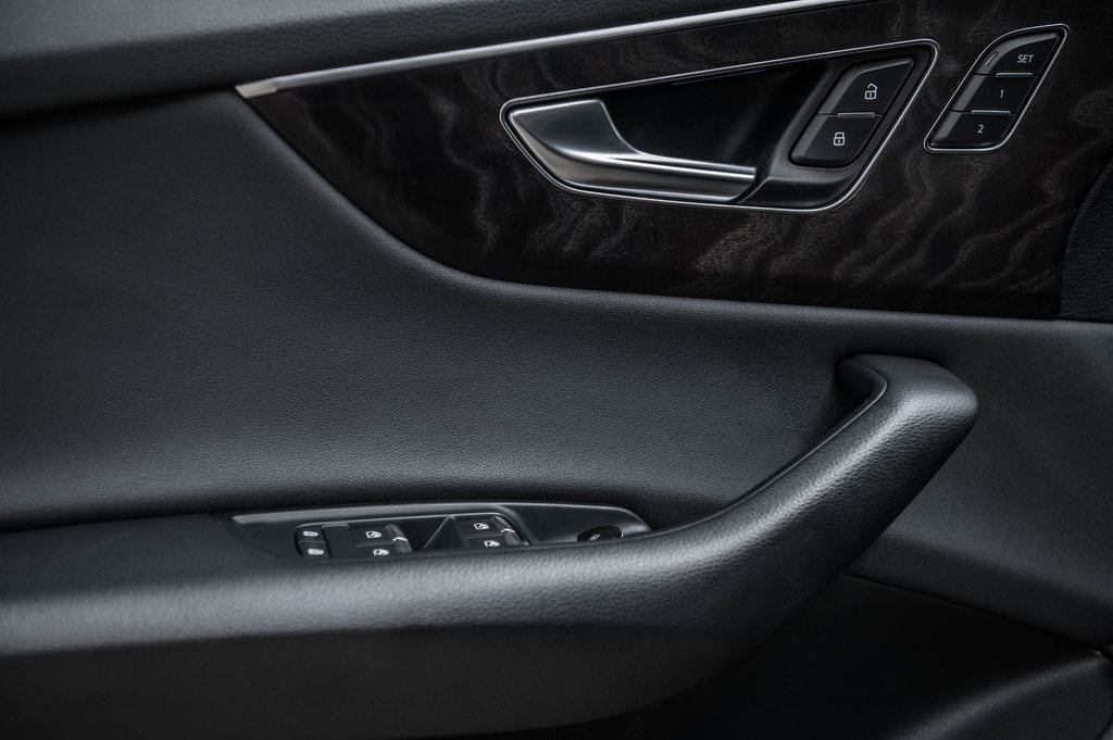 2021 Audi Q8 PROGRESSIV S-LINE BLACK OPTIC 22 PCS in Laval, Quebec - 14 - w1024h768px