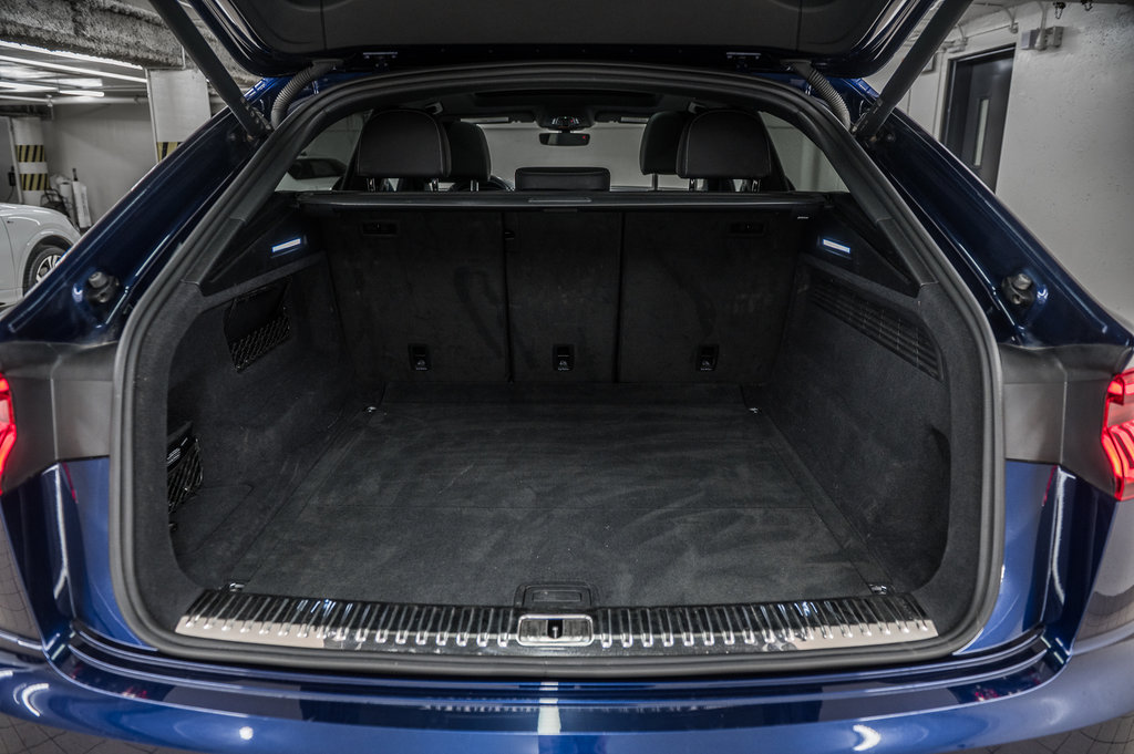 2021 Audi Q8 PROGRESSIV, S-LINE, BLACK OPTICS,DRIVER ASSIST, in Laval, Quebec - 12 - w1024h768px