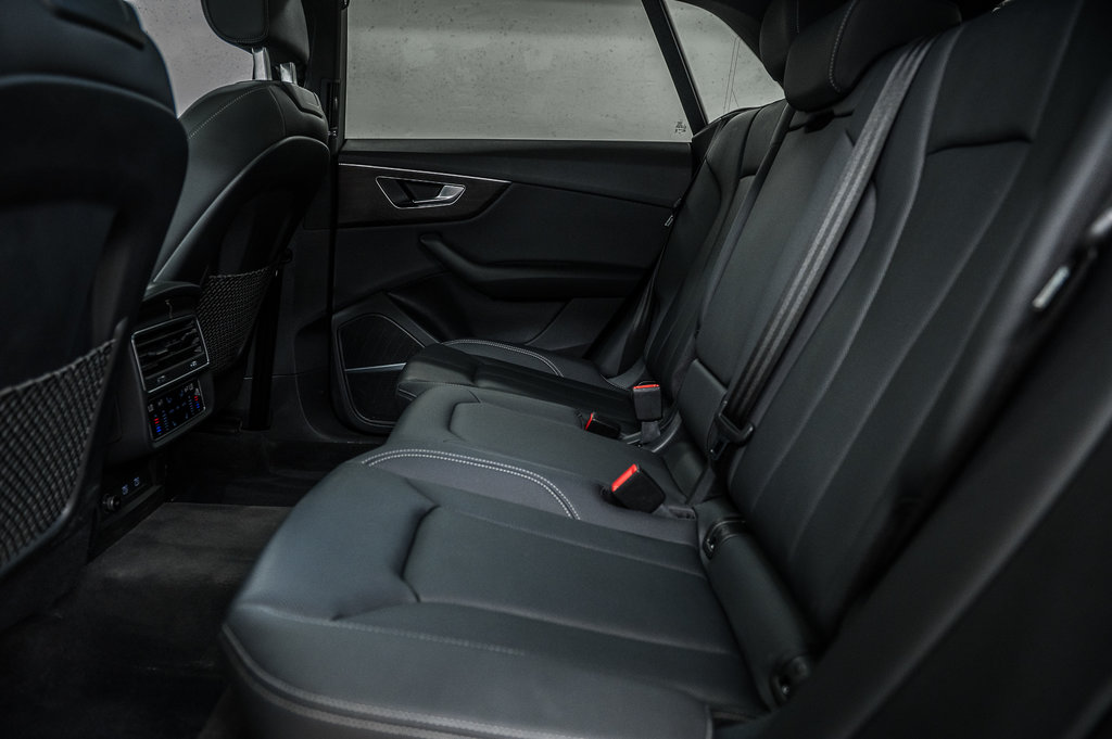 2021 Audi Q8 PROGRESSIV, S-LINE, BLACK OPTICS,DRIVER ASSIST, in Laval, Quebec - 27 - w1024h768px