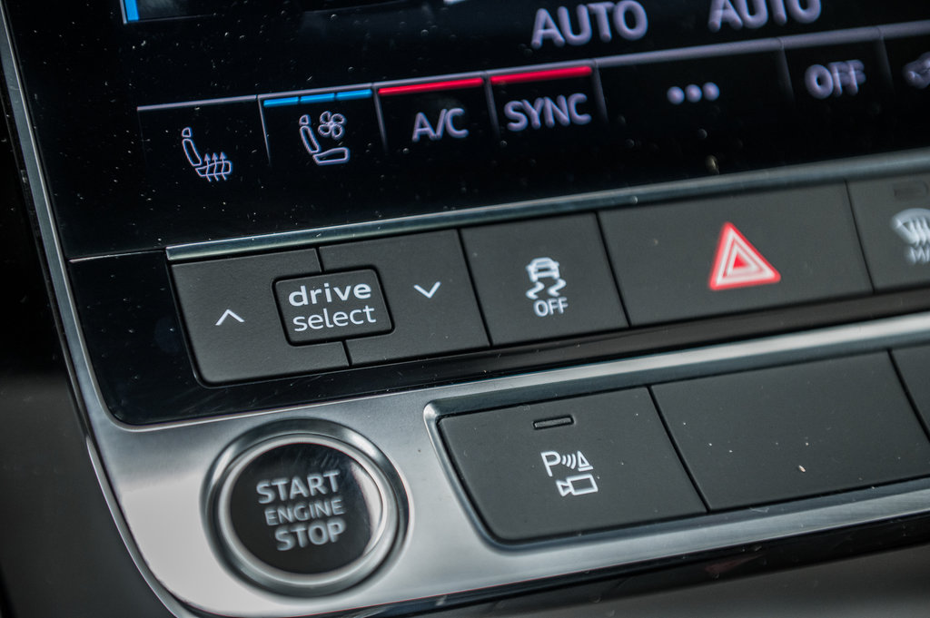 2021 Audi Q8 PROGRESSIV, S-LINE, BLACK OPTICS,DRIVER ASSIST, in Laval, Quebec - 25 - w1024h768px