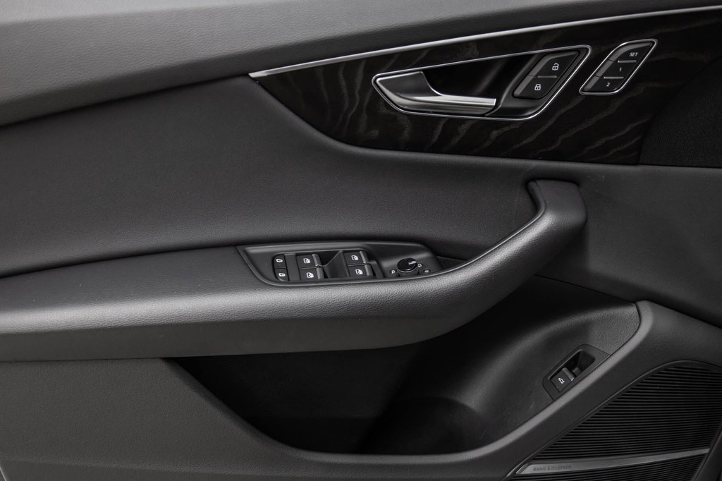Audi Q8 PROGRESSIV S-LINE BLACK OPTIC 22 PCS 2021 à Laval, Québec - 13 - w1024h768px