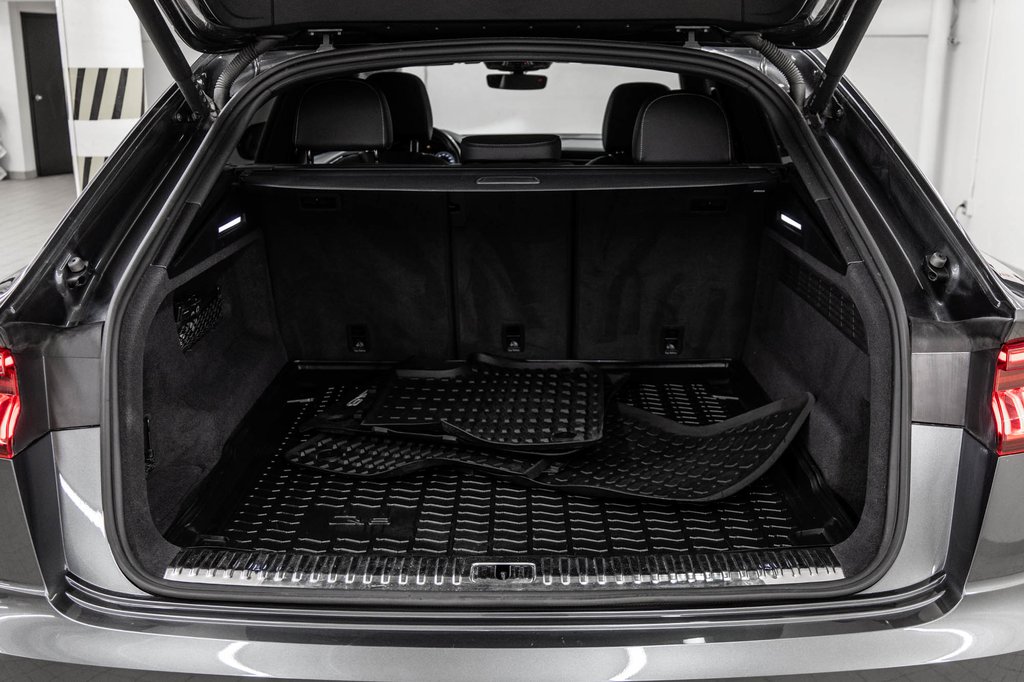 Audi Q8 PROGRESSIV S-LINE BLACK OPTIC 22 PCS 2021 à Laval, Québec - 11 - w1024h768px