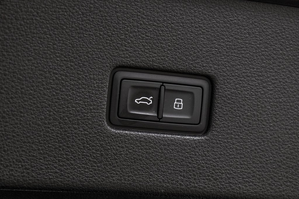 Audi Q8 PROGRESSIV S-LINE BLACK OPTIC 22 PCS 2021 à Laval, Québec - 12 - w1024h768px