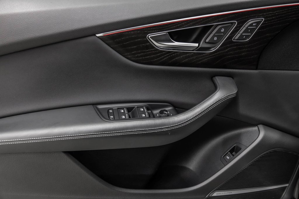 Audi Q8 TECHNIK S-LINE BLACK OPTIC 22 PCS 2022 à Laval, Québec - 13 - w1024h768px