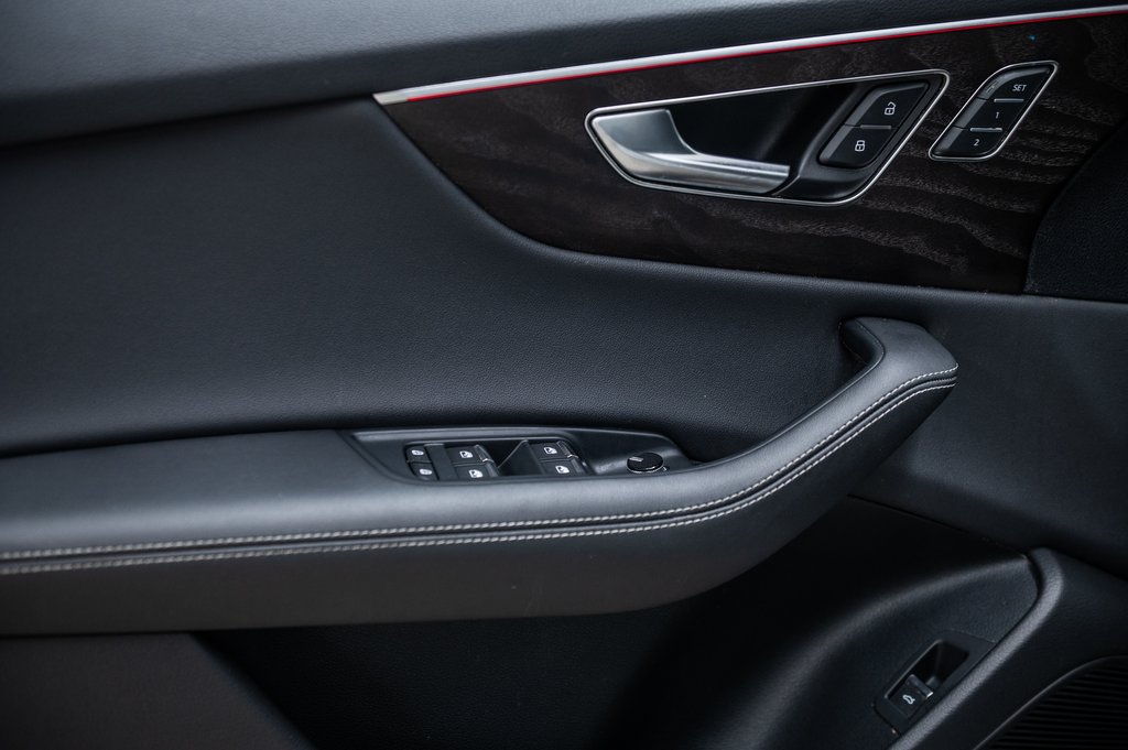 Audi Q8 TECHNIK BLACK OPTIC 21 PCS 2023 à Laval, Québec - 14 - w1024h768px