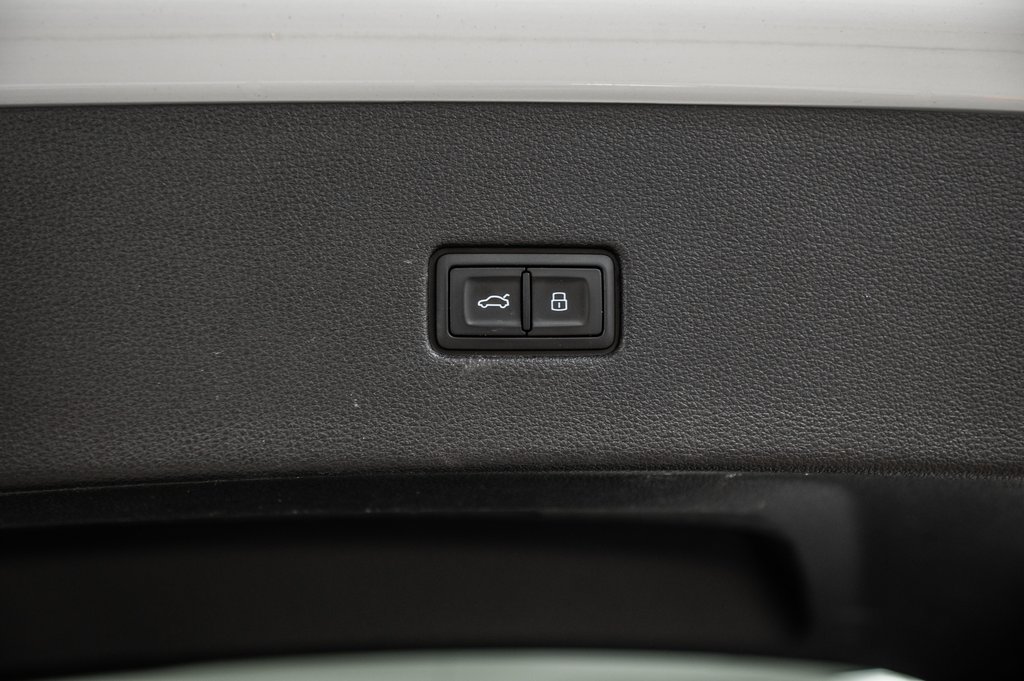 Audi Q8 Progressiv PANO NAV CUIR CAMÉRA CARPLAY BAS KM!! 2023 à Laval, Québec - 13 - w1024h768px