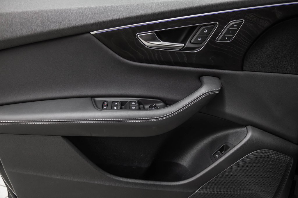 2023 Audi Q8 PROGRESSIV DRIVER ASSIST PKG in Laval, Quebec - 13 - w1024h768px
