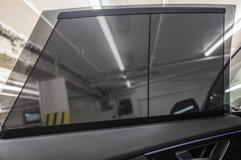 Audi Q8 TECHNIK S-LINE BLACK OPTIC 22 PCS 2023 à Laval, Québec - 31 - w1024h768px