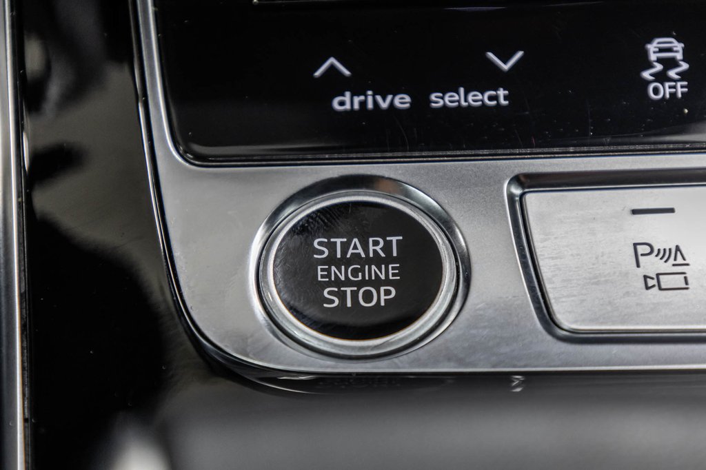 Audi Q8 TECHNIK S-LINE BLACK OPTIC 22 PCS 2023 à Laval, Québec - 21 - w1024h768px