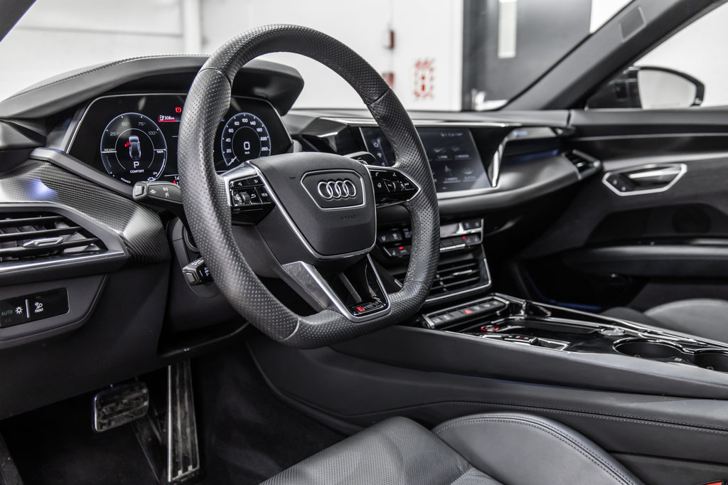 2022 Audi RS e-tron GT BLACK OPTIC PERFORMANCE PKG NAPPA LEATHER in Laval, Quebec - 15 - w1024h768px