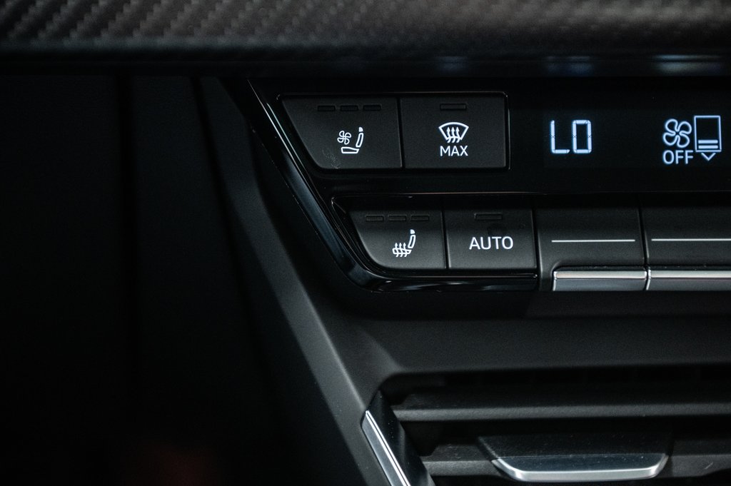 2022 Audi RS e-tron GT BLACK OPTIC NAPPA LEATHER in Laval, Quebec - 25 - w1024h768px