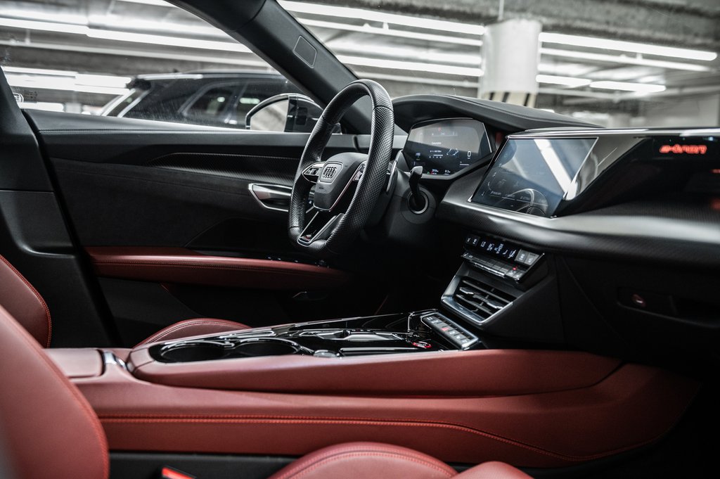 2022 Audi RS e-tron GT BLACK OPTIC NAPPA LEATHER in Laval, Quebec - 36 - w1024h768px