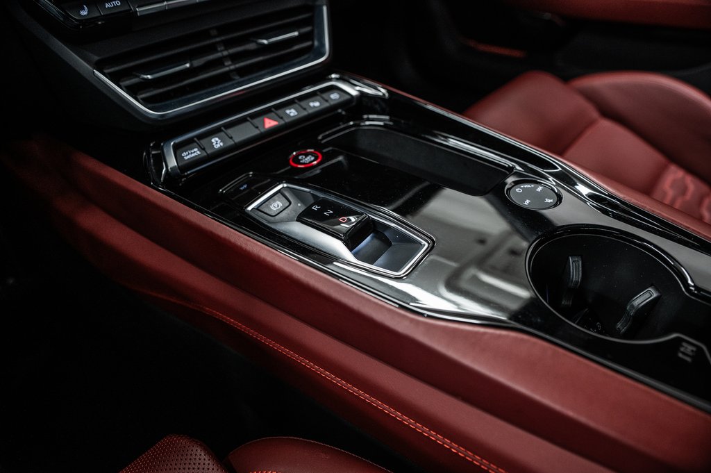2022 Audi RS e-tron GT BLACK OPTIC NAPPA LEATHER in Laval, Quebec - 30 - w1024h768px