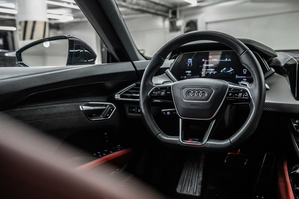 2022 Audi RS e-tron GT BLACK OPTIC NAPPA LEATHER in Laval, Quebec - 34 - w1024h768px