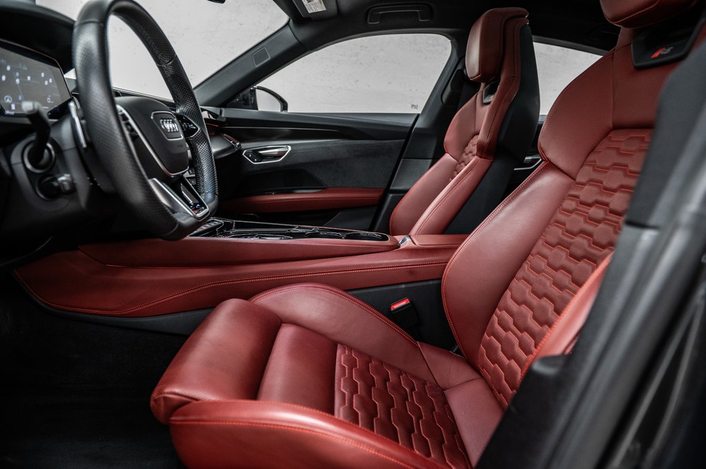 2022 Audi RS e-tron GT BLACK OPTIC NAPPA LEATHER in Laval, Quebec - 14 - w1024h768px