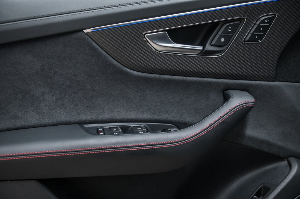 Audi RS Q8 CARBON OPTICS, RS DESIGN, BANG&OLUFSEN 3D, 2024 à Laval, Québec - 12 - w1024h768px