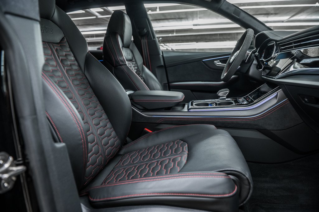 Audi RS Q8 CARBON OPTICS, RS DESIGN, BANG&OLUFSEN 3D, 2024 à Laval, Québec - 32 - w1024h768px