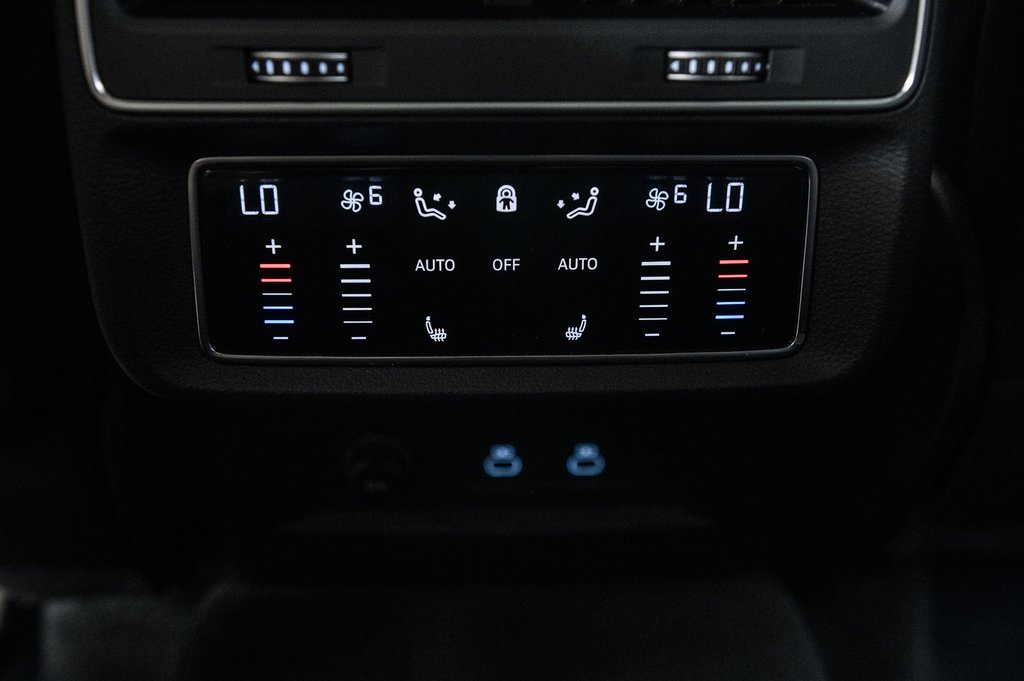 Audi RS Q8 CARBON OPTICS, RS DESIGN, BANG&OLUFSEN 3D, 2024 à Laval, Québec - 27 - w1024h768px