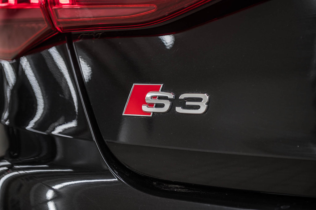 2022 Audi S3 SEDAN TECHNIK BLACK OPTIC CARBON INLAYS in Laval, Quebec - 9 - w1024h768px