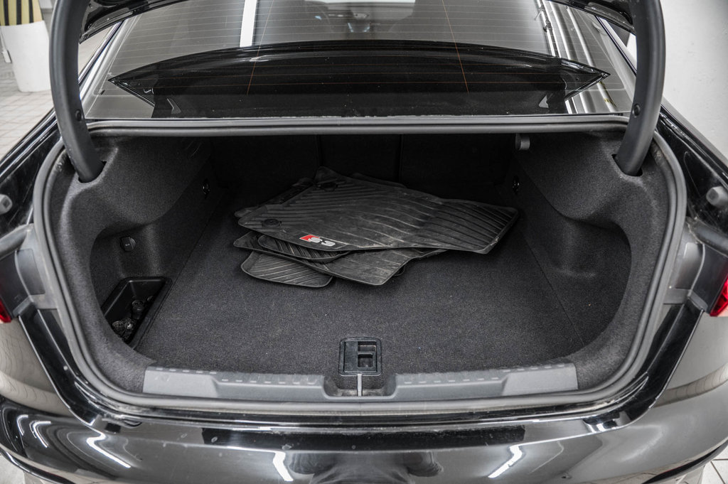 2022 Audi S3 SEDAN TECHNIK BLACK OPTIC CARBON INLAYS in Laval, Quebec - 10 - w1024h768px