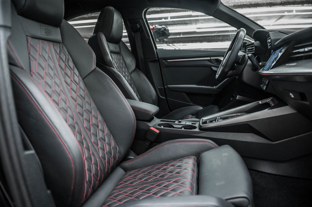 2022 Audi S3 SEDAN TECHNIK BLACK OPTIC CARBON INLAYS in Laval, Quebec - 31 - w1024h768px
