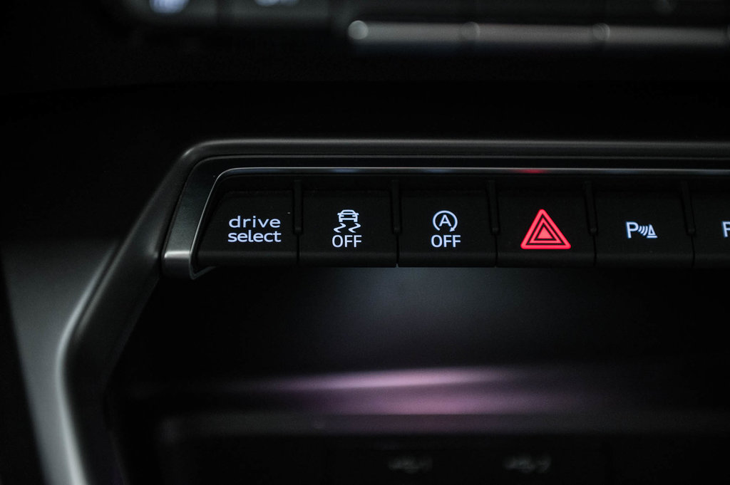 2022 Audi S3 SEDAN TECHNIK BLACK OPTIC CARBON INLAYS in Laval, Quebec - 23 - w1024h768px
