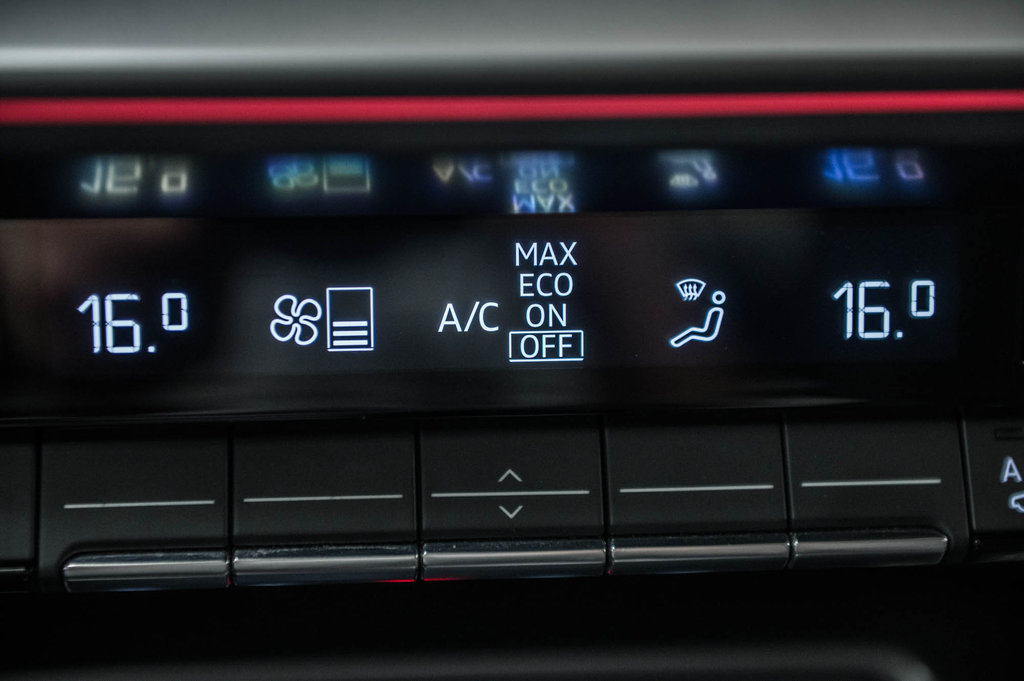 2022 Audi S3 SEDAN TECHNIK BLACK OPTIC CARBON INLAYS in Laval, Quebec - 22 - w1024h768px