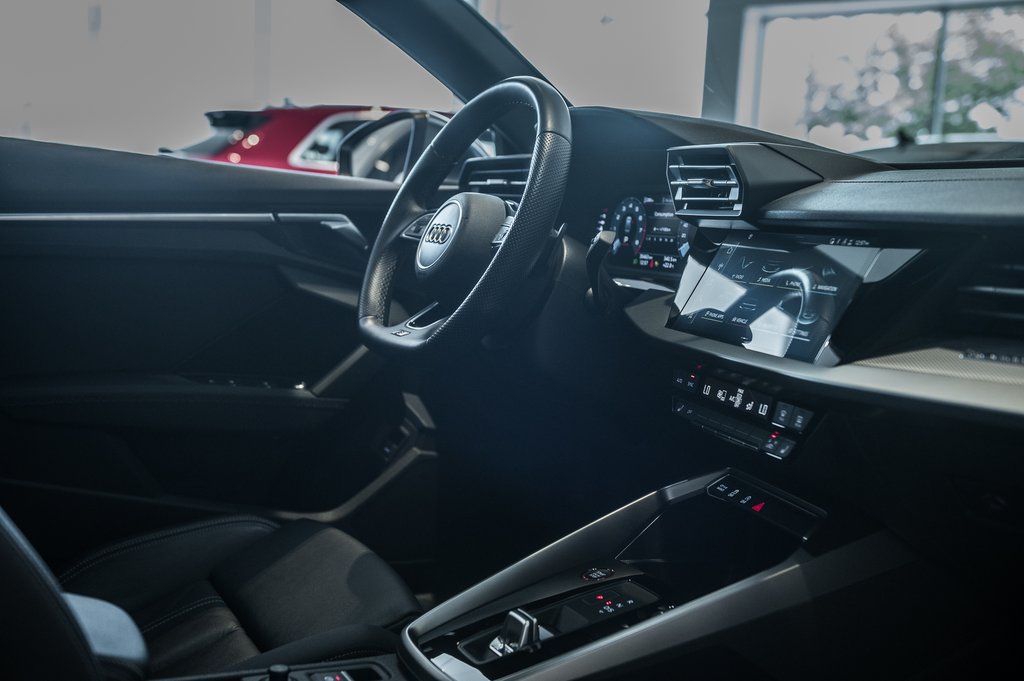 2022 Audi S3 SEDAN KOMFORT, RED CALIPERS in Laval, Quebec - 28 - w1024h768px