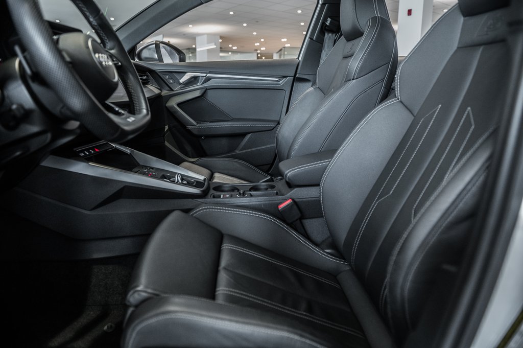 2022 Audi S3 SEDAN KOMFORT, RED CALIPERS in Laval, Quebec - 11 - w1024h768px