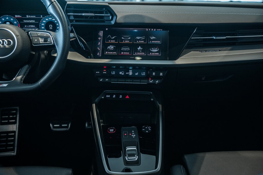 2022 Audi S3 SEDAN KOMFORT, RED CALIPERS in Laval, Quebec - 27 - w1024h768px