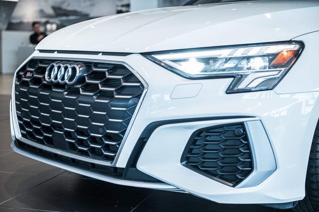 2022 Audi S3 SEDAN KOMFORT, RED CALIPERS in Laval, Quebec - 6 - w1024h768px