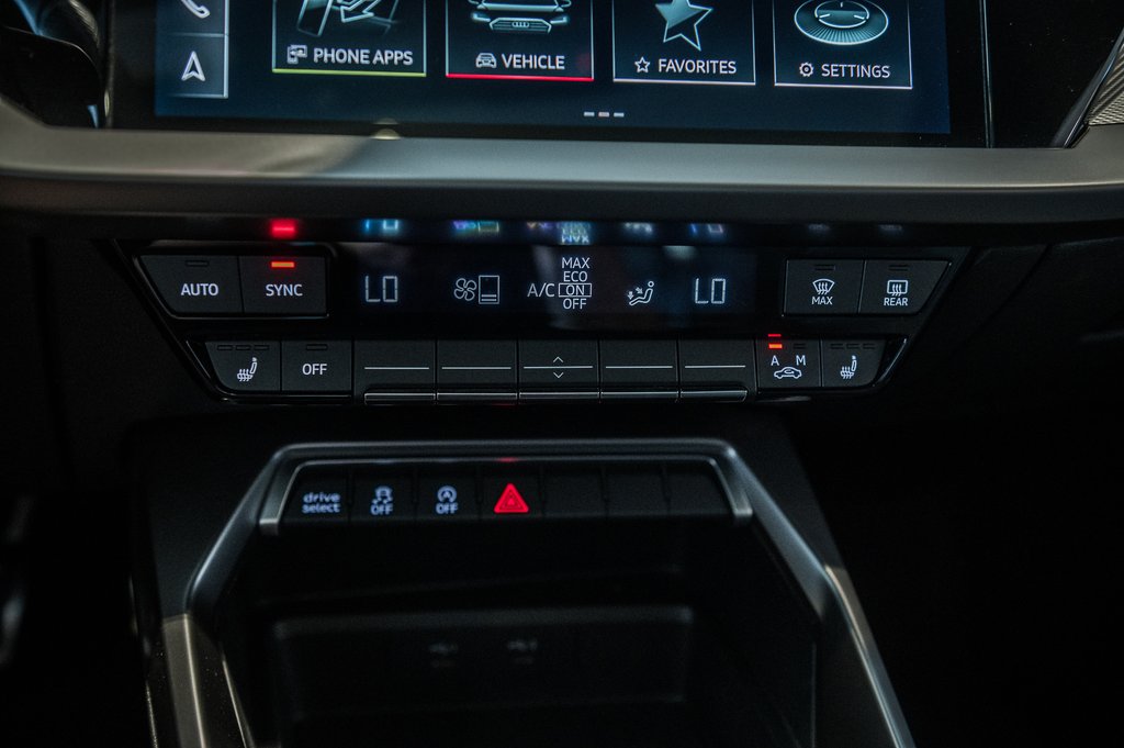 2022 Audi S3 SEDAN KOMFORT, RED CALIPERS in Laval, Quebec - 18 - w1024h768px