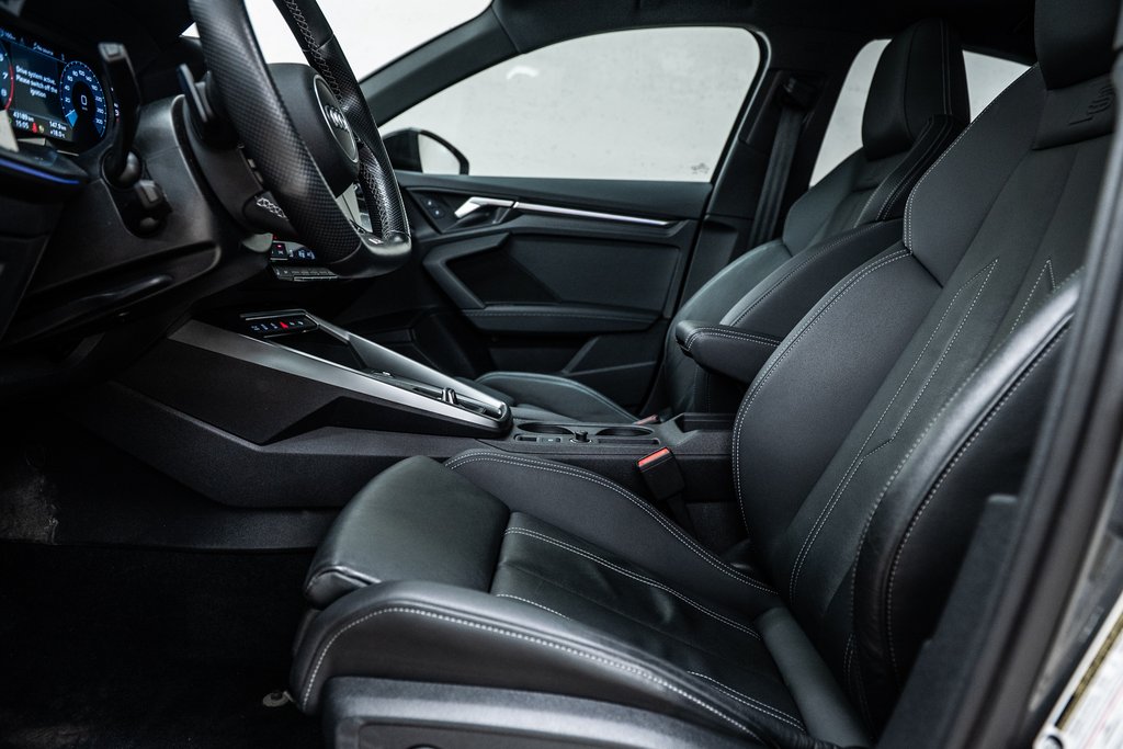 2022 Audi S3 PROGRESSIV BLACK OPTIC ADV HANGLING PKG in Laval, Quebec - 12 - w1024h768px