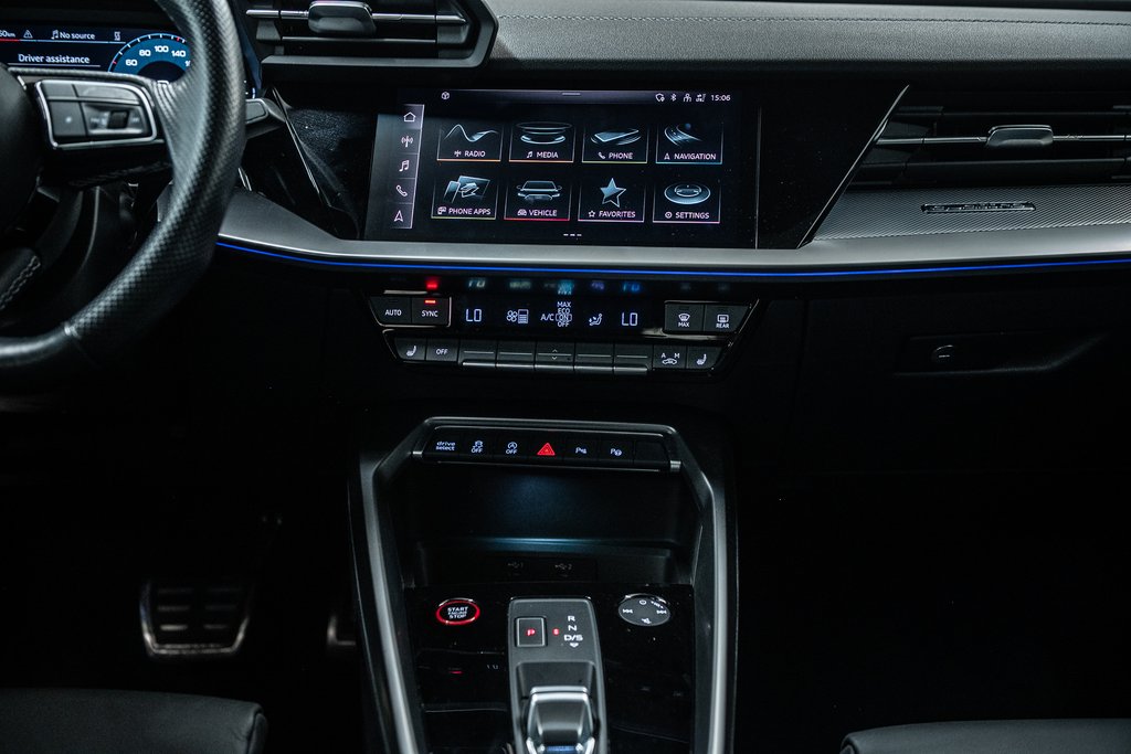 2022 Audi S3 PROGRESSIV BLACK OPTIC ADV HANGLING PKG in Laval, Quebec - 28 - w1024h768px