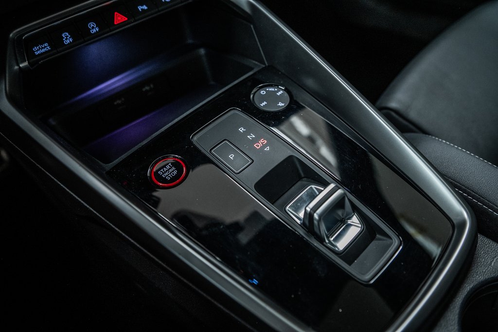 2022 Audi S3 PROGRESSIV BLACK OPTIC ADV HANGLING PKG in Laval, Quebec - 23 - w1024h768px