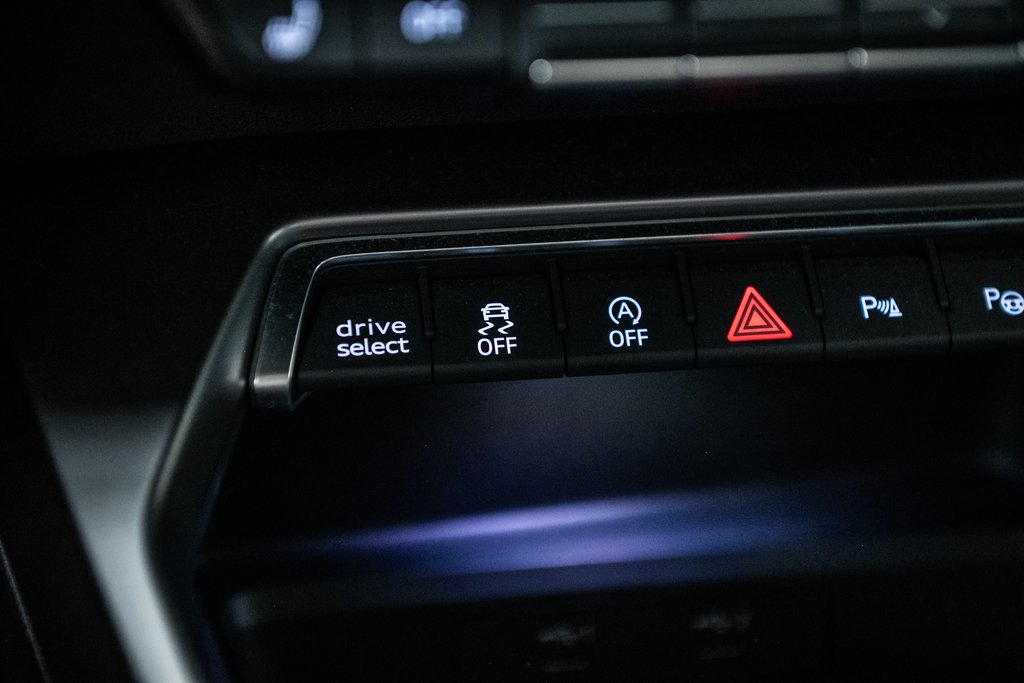 2022 Audi S3 PROGRESSIV BLACK OPTIC ADV HANGLING PKG in Laval, Quebec - 22 - w1024h768px
