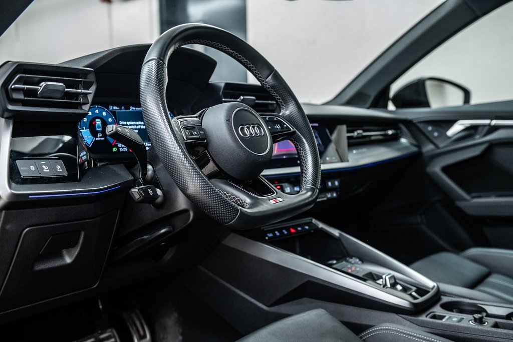 2022 Audi S3 PROGRESSIV BLACK OPTIC ADV HANGLING PKG in Laval, Quebec - 14 - w1024h768px