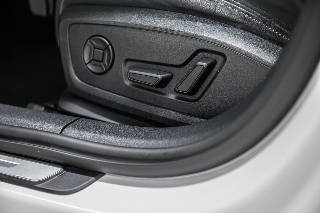 2023 Audi S3 SEDAN KOMFORT TECH PKG PHONE BOX in Laval, Quebec - 13 - w1024h768px